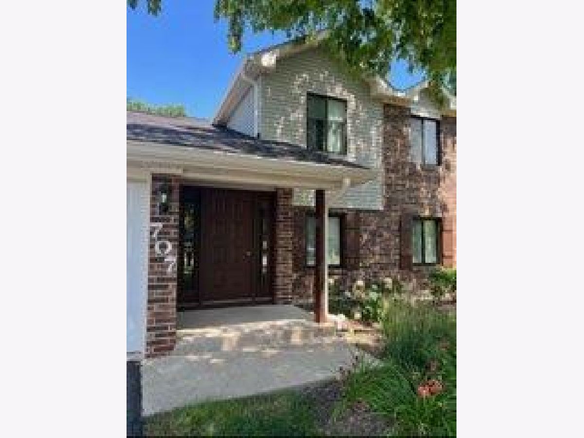 Condominiums Sold Cross Creek Roselle Illinois