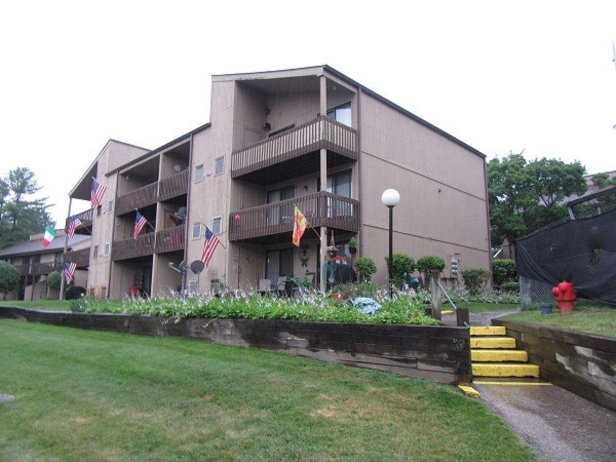 Vacation Village Fox Lake IL, Condos & Townhomes For Sale & For Rent