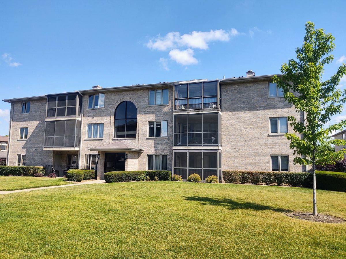 Condominiums Sold Crestpoint Crestwood Illinois, 13919 Leamington