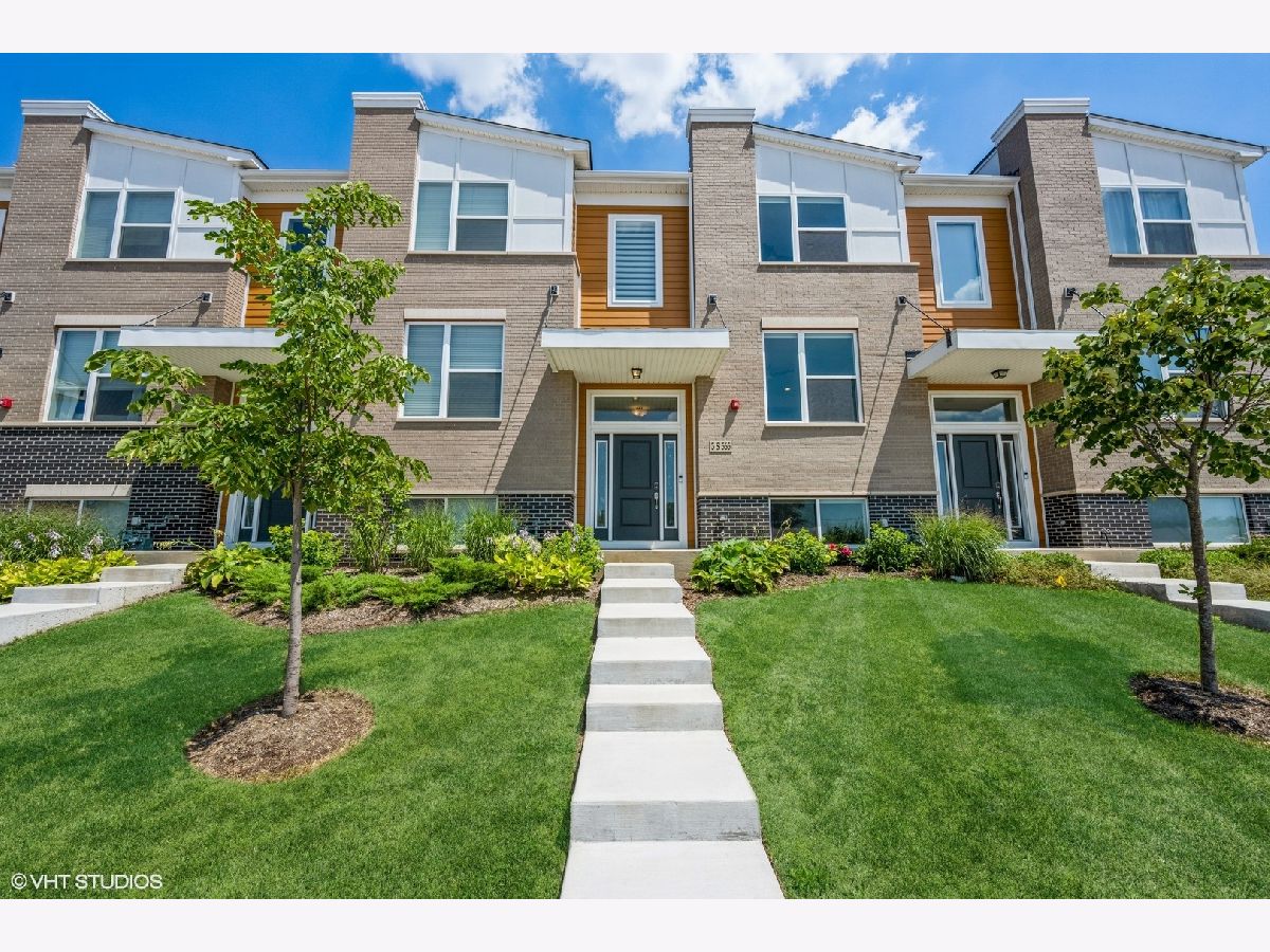 Condos & Townhomes Rented Everton Warrenville Illinois, 3S565 Camden