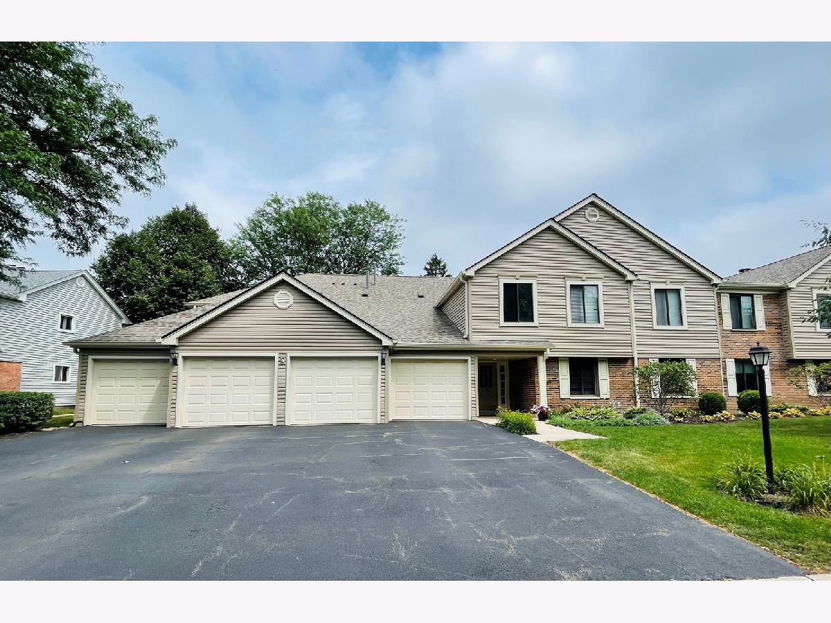 Condos & Townhomes Rented Highlake Winfield Illinois, 0N069 Windermere