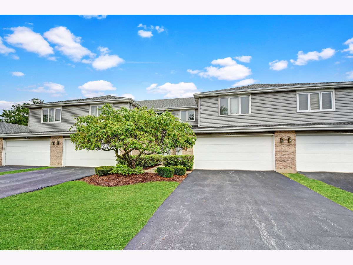 Townhomes Sold Oakbridge Mokena Illinois, 19723 Cambridge