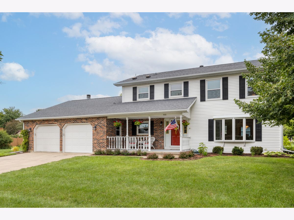 Homes Sold Maple Terrace Sycamore Illinois, 703 Susan