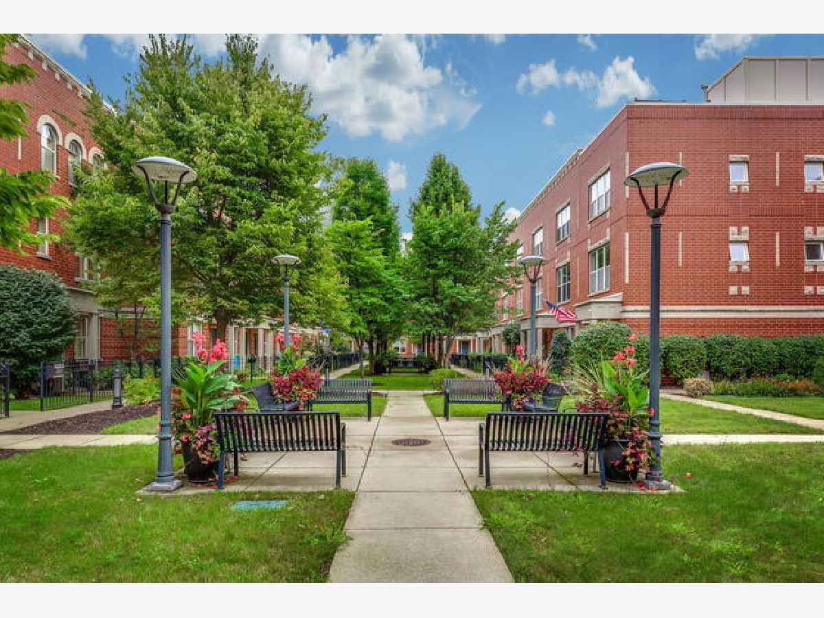 Townhomes Sold Greenview On The Park Chicago Illinois, 4646 Greenview