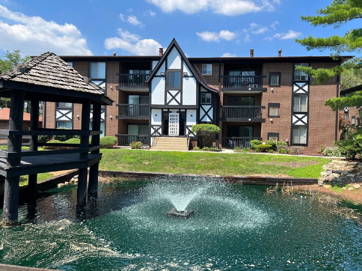 Condominiums Sold Regal Chateau Crestwood Illinois, 13615 Royal