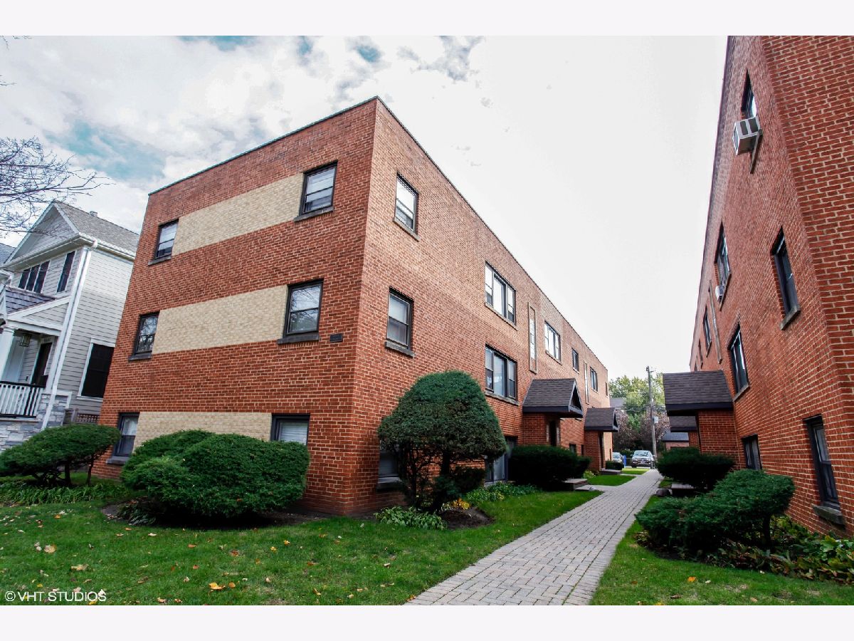 Condos & Townhomes & Homes Rented Ravenswood Chicago Illinois, 4637 Hermitage