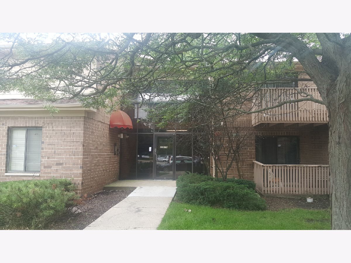 Condominiums Rented Royal Oak Grayslake Illinois, 33670 Royal Oak