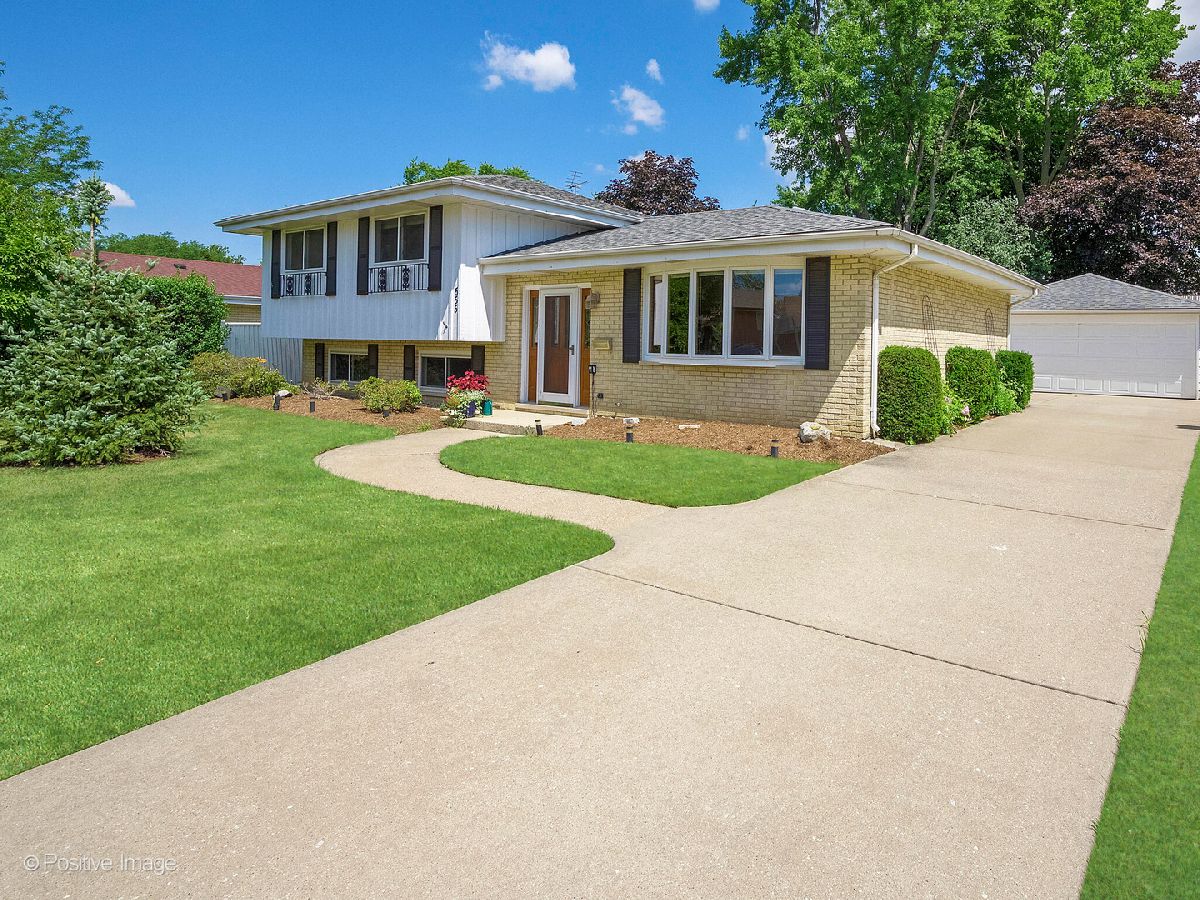 Homes Sold Sherwood Forest Wood Dale Illinois, 555 Potter