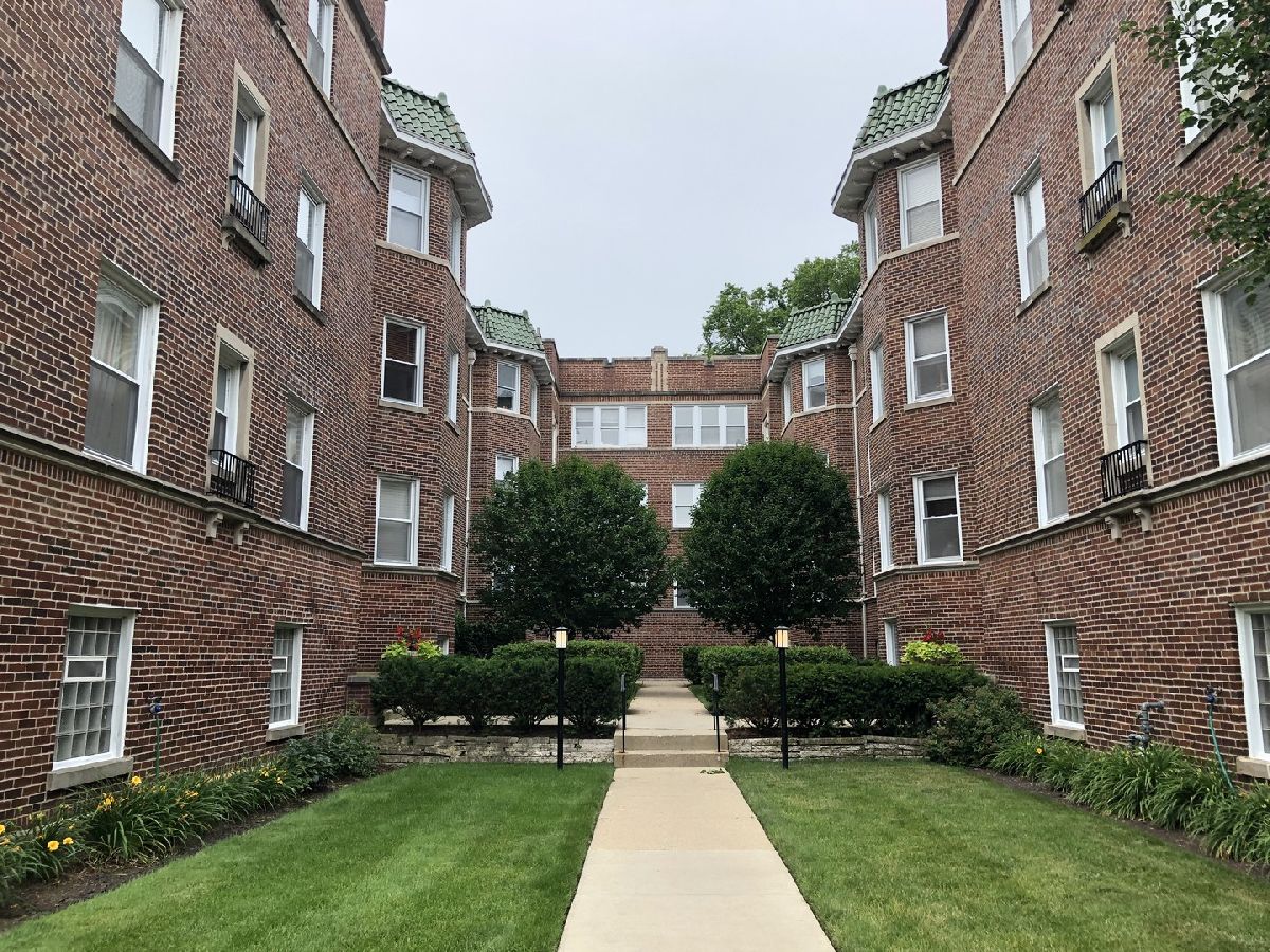 Condominiums Rented Elmwood Place Evanston Illinois, 1226 Elmwood