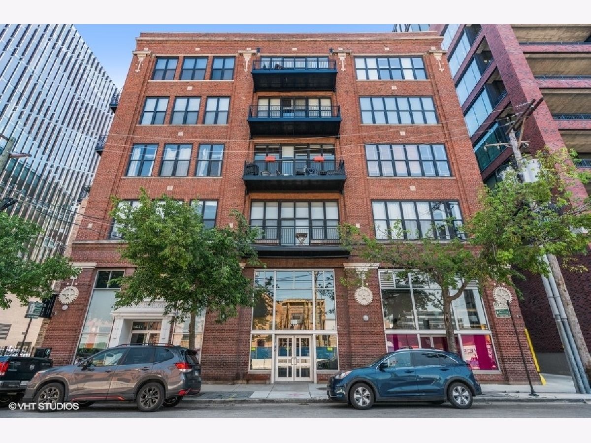 Condos & Townhomes Rented Blue Moon Lofts Chicago Illinois, 215 Aberdeen