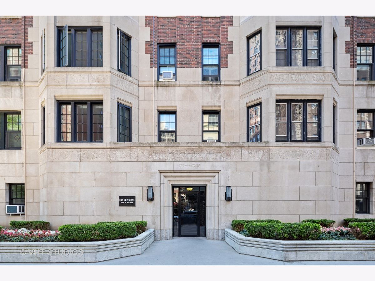 Condominiums Sold The Eddystone Chicago Illinois, 421 Melrose