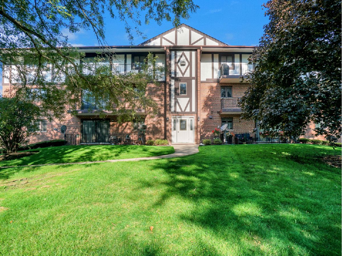 Condominiums Sold Hidden Valley Palos Hills Illinois, 10845 84th