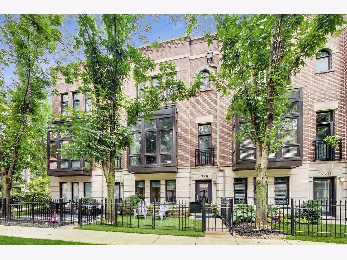 Townhomes & Condos & Homes Sold Columbia Place Chicago Illinois, 1718 Surf