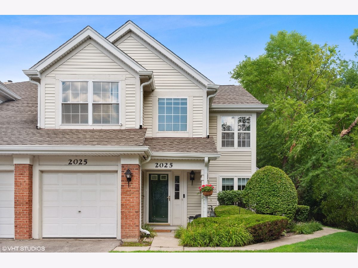 Townhomes & Condos Sold Glenview Place Northbrook Illinois, 2025 Cambria