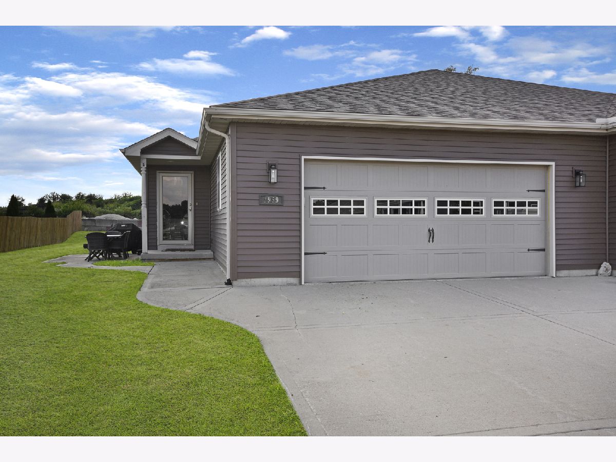 Condos & Townhomes Sold Country Aire Subdivision Lasalle Illinois, 2959 Mauro