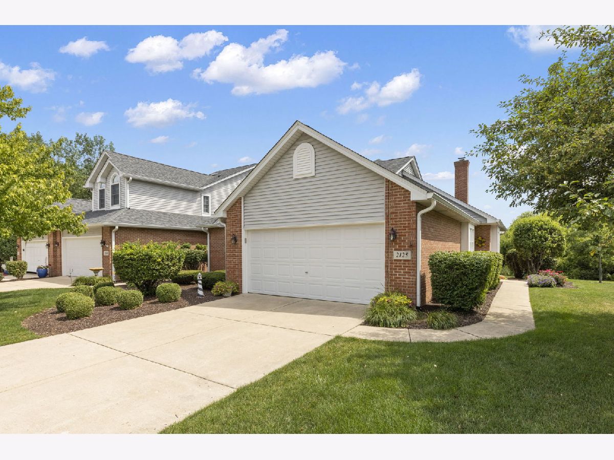 Townhomes Sold Water Tower Reserve Woodridge Illinois, 2125 Peters