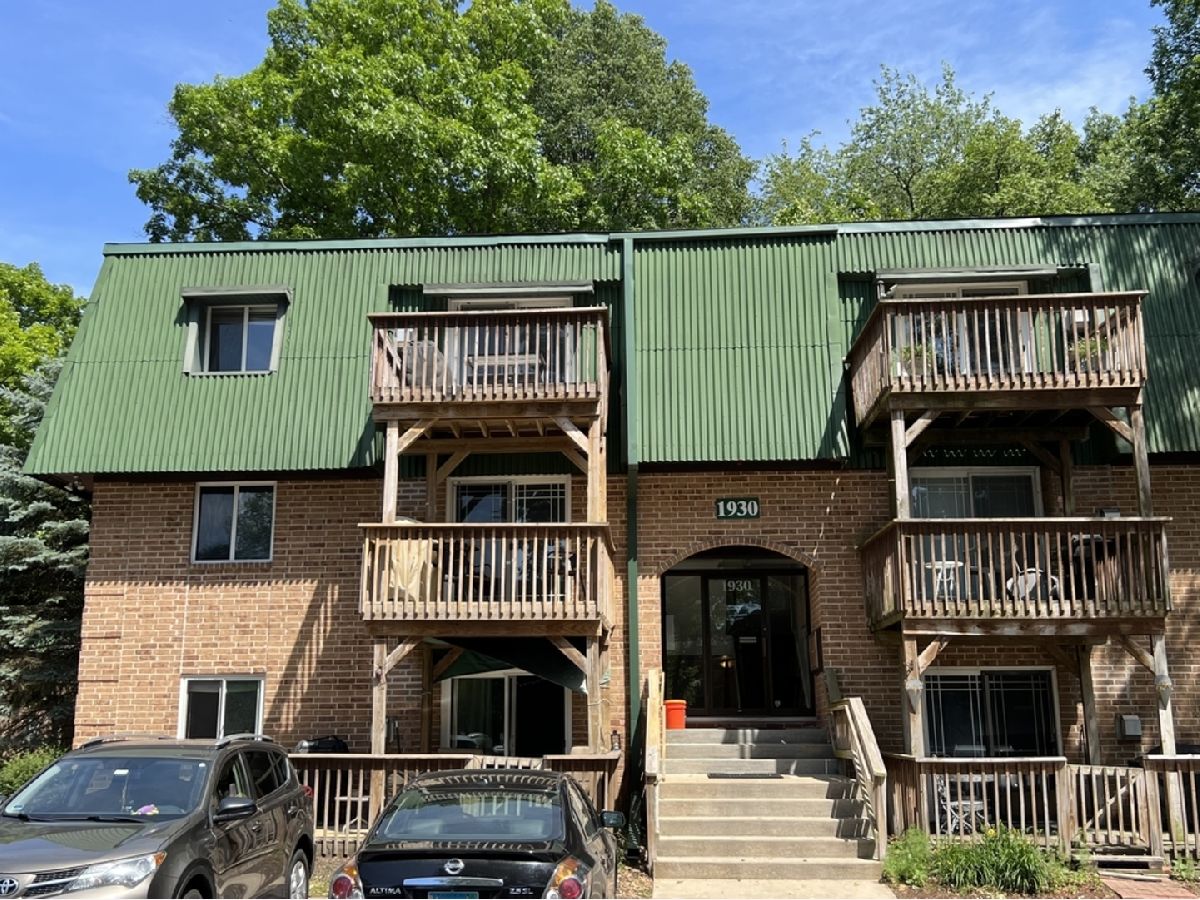 Condominiums Sold Walden Woods Aurora Illinois, 1930 Tall Oaks