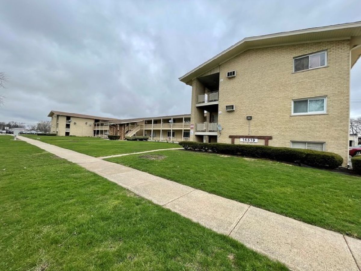 Condos & Townhomes Rented Keystone Court Midlothian Illinois, 14519 Keystone