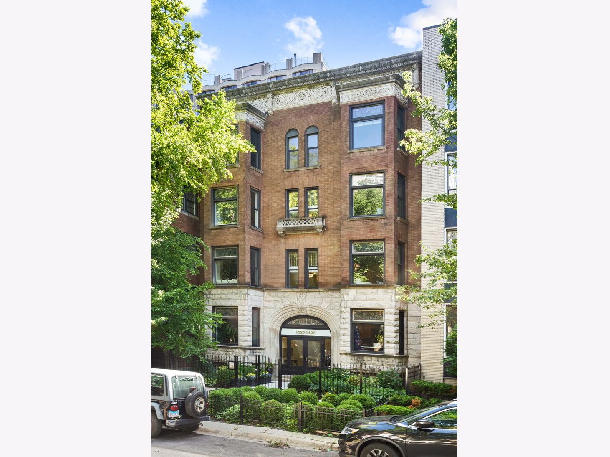Condos & Townhomes Rented Cordova Chicago Illinois, 1429 Dearborn