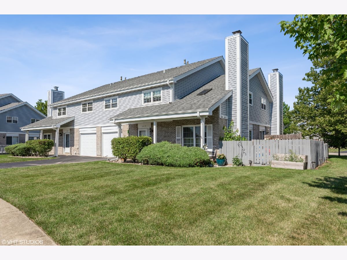 Townhomes & Condos & Homes Sold Steeple Run Tinley Park Illinois, 16430 Olde Gatehouse