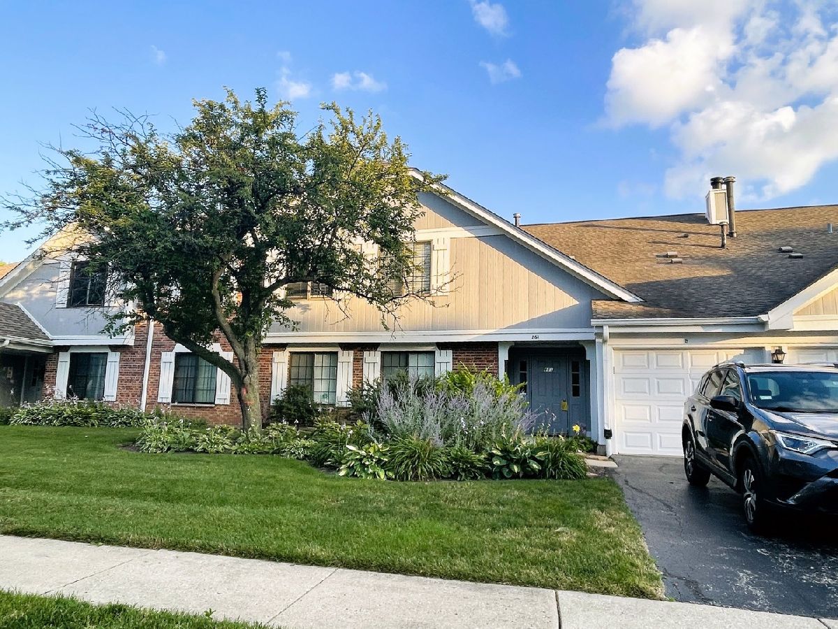 Condos & Townhomes Sold Trails Village Roselle Illinois, 861 Yosemite