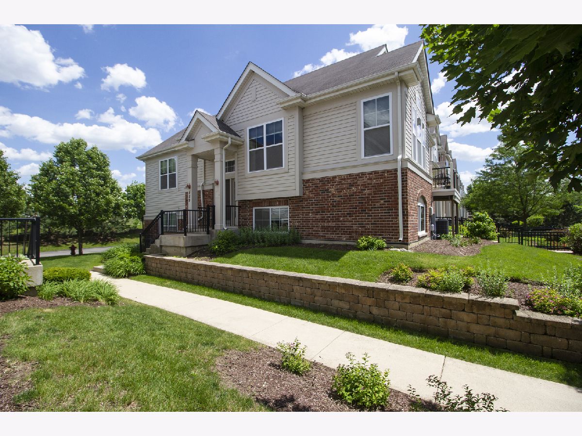 Townhomes & Condos Sold The Plaza On New York Aurora Illinois, 589 Plaza