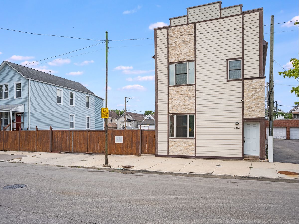 Homes & Condos & Townhomes Rented Canaryville Chicago Illinois, 4526 Wallace