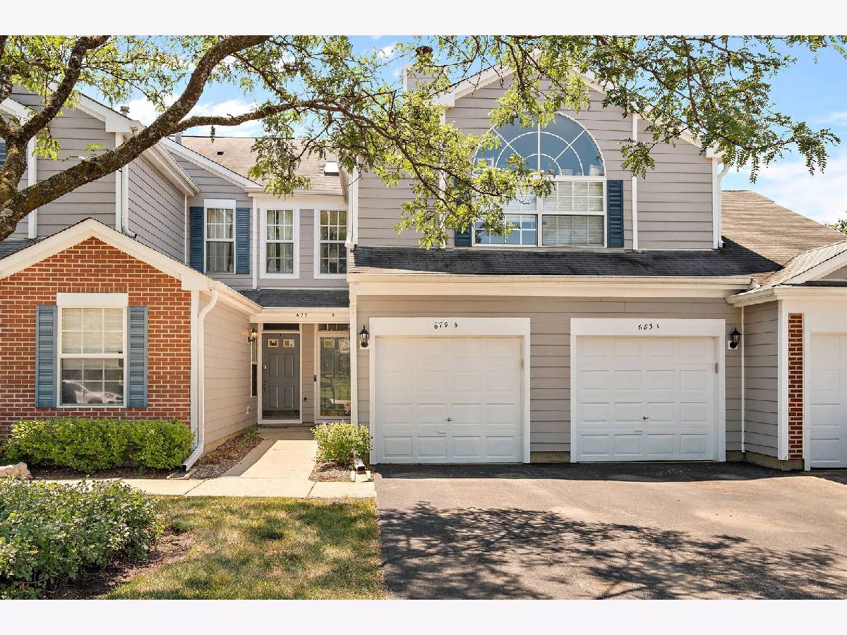 Manors Of Oak Knoll Streamwood IL, Townhomes & Condos & Homes For Sale