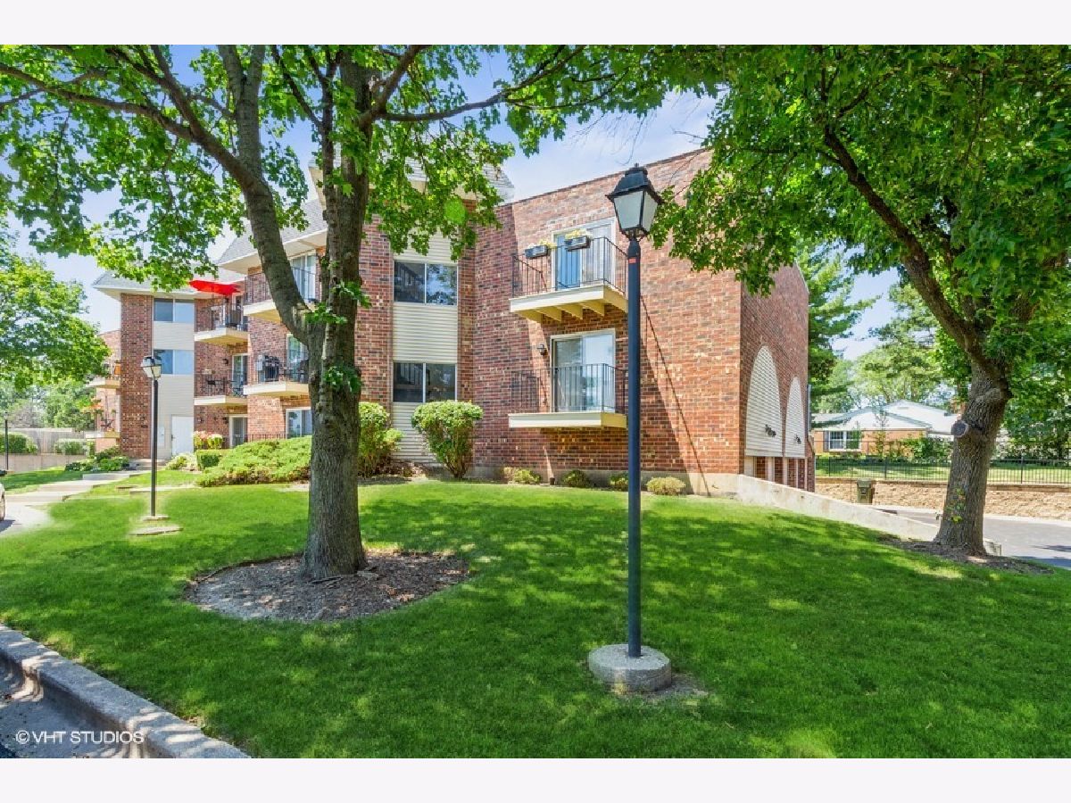 Condos & Townhomes Sold Park Place Arlington Heights Illinois, 1750 Arlington Heights