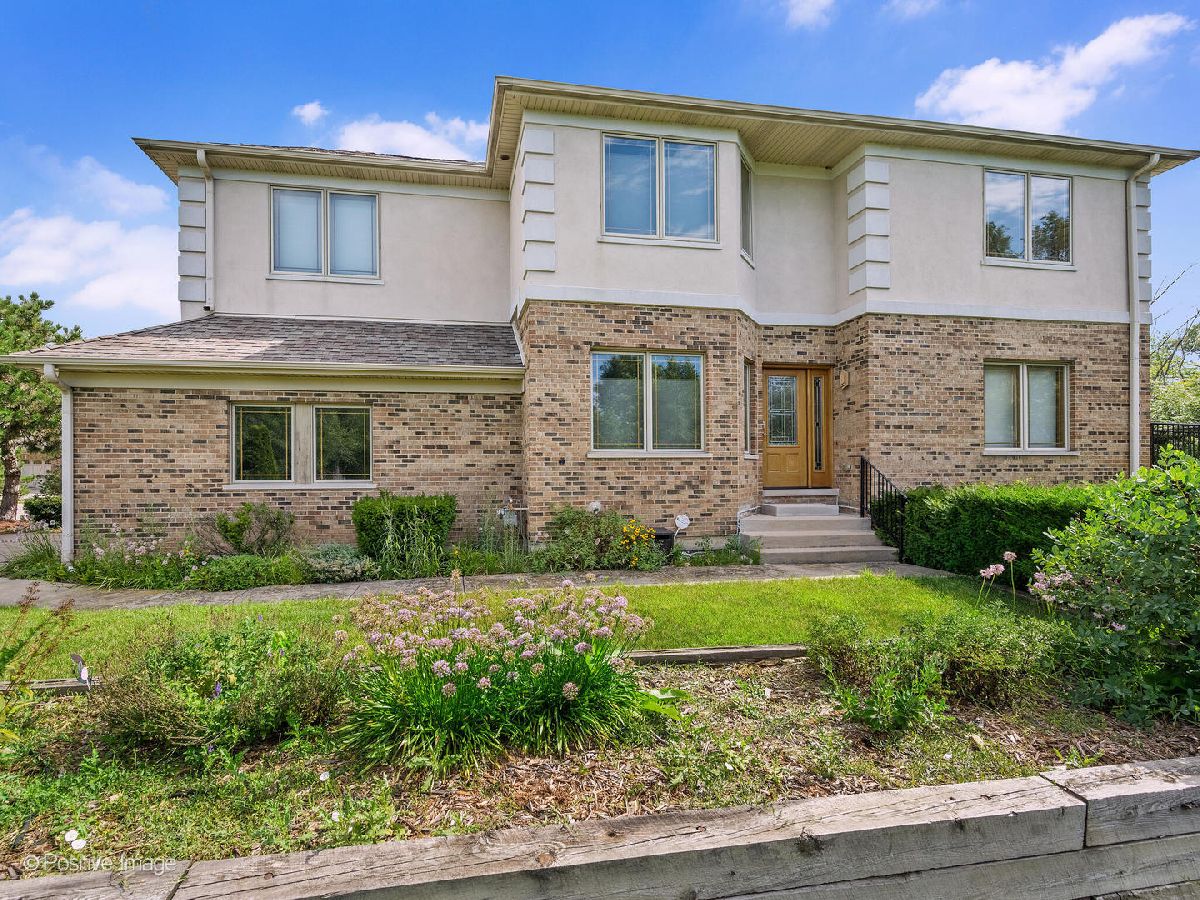 Townhomes Sold Shadow Creek Burr Ridge Illinois, 16W313 Shadow Creek