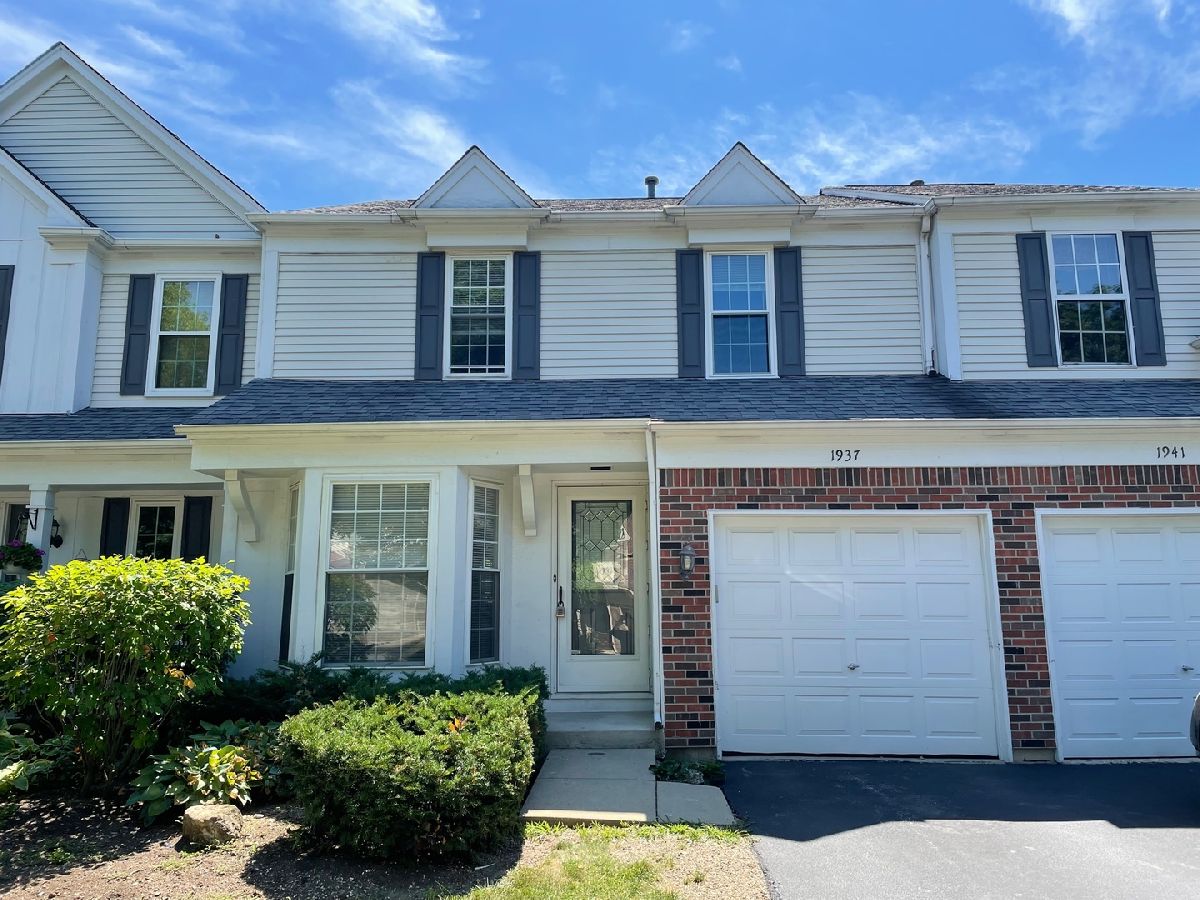 Townhomes Rented Victoria Ridge Downers Grove Illinois, 1937 Hastings