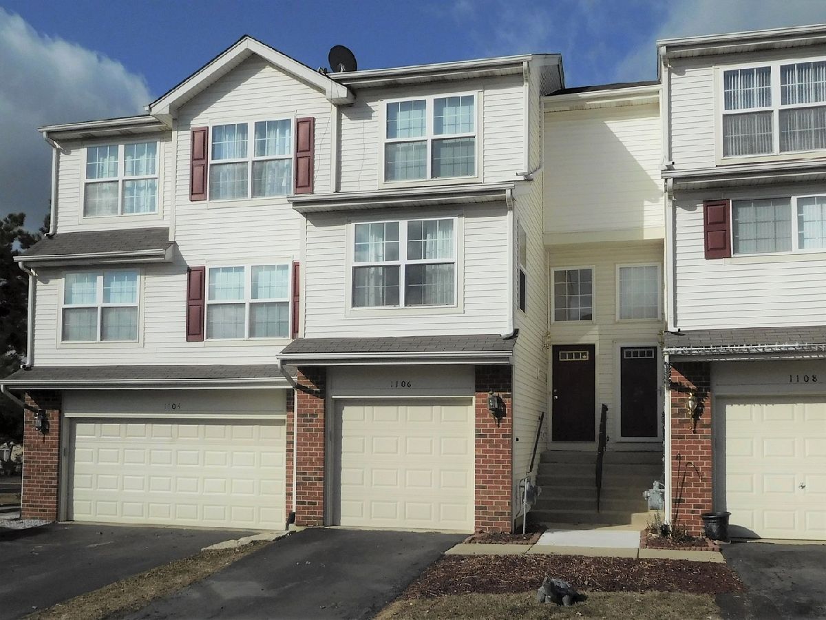 Townhomes Sold Villas Of Red Oaks Glendale Heights Illinois, 1106 Shorewood