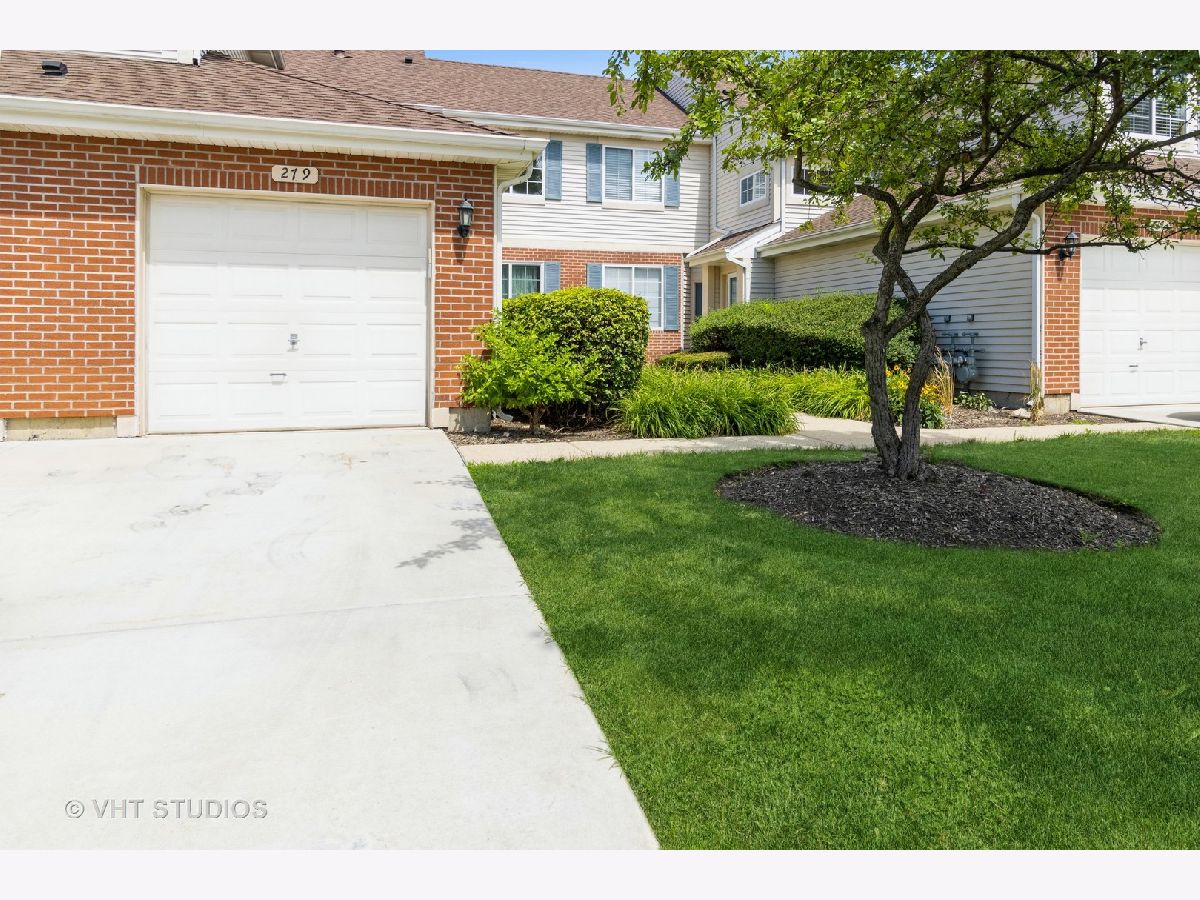 Townhomes & Condos Rented Red Rock Schaumburg Illinois, 279 Camel Bend