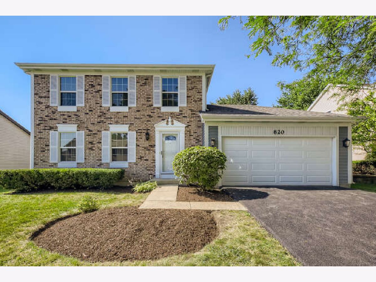 Homes Sold North Hills Carol Stream Illinois, 820 Berkshire