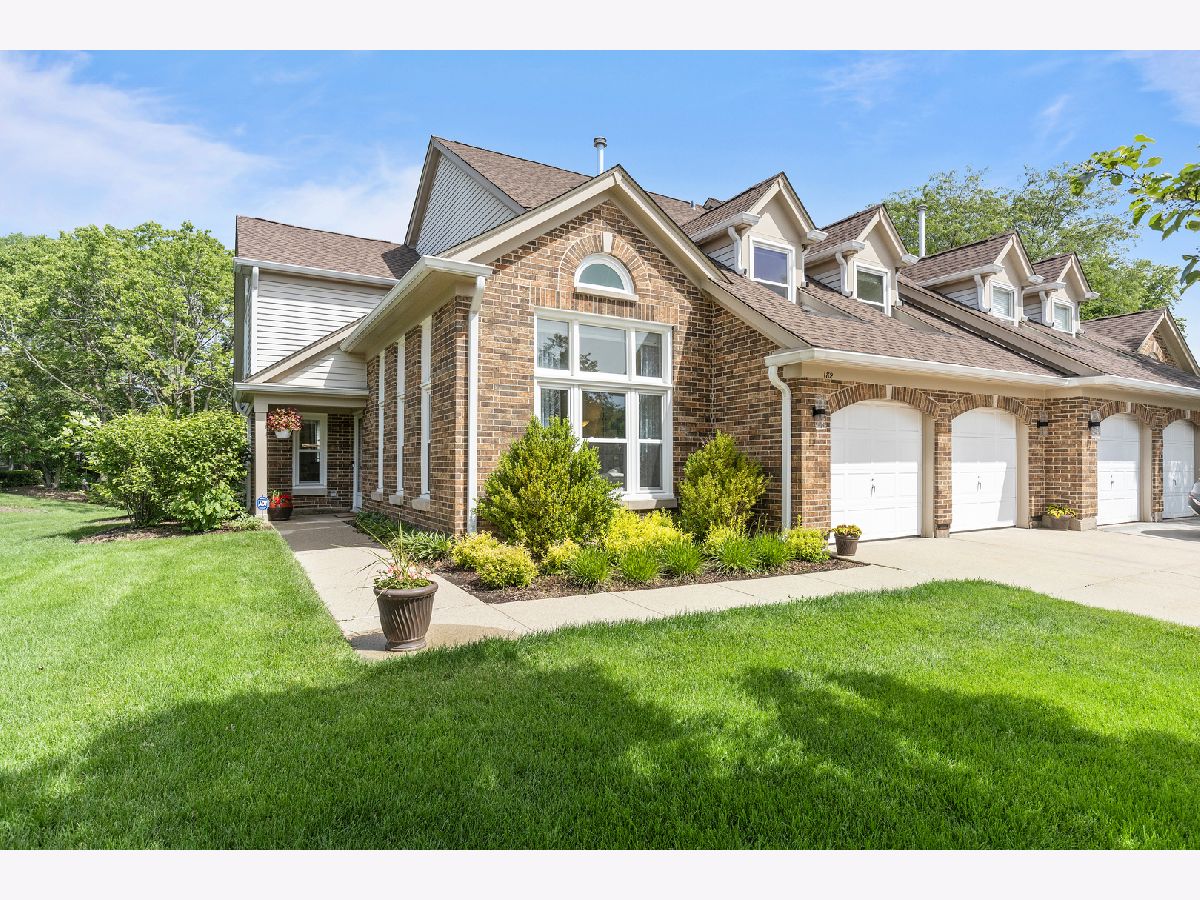 Woodlands Of Fiore Buffalo Grove IL, Townhomes & Condos & Homes For