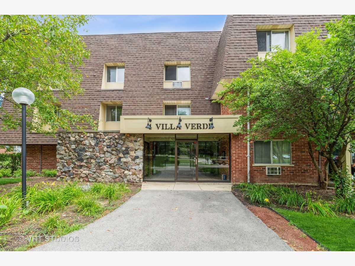 Condominiums Sold Villa Verde Buffalo Grove Illinois, 4 Villa Verde