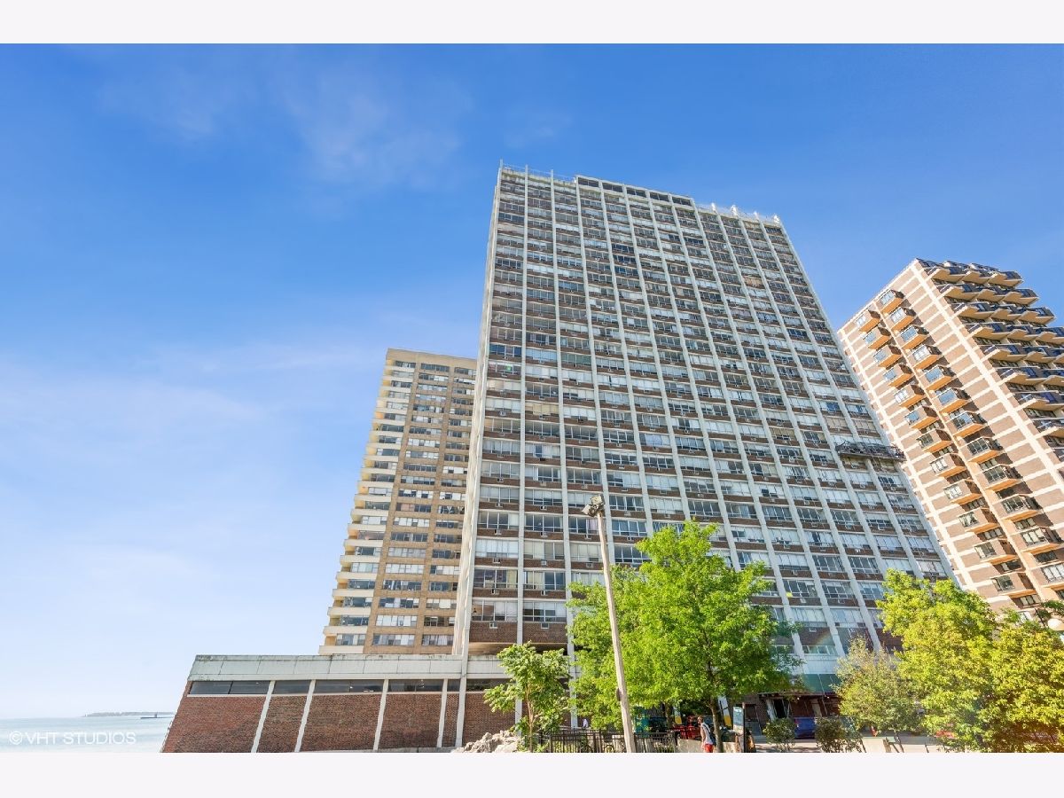 Condominiums Rented Granville Beach Chicago Illinois, 6171 Sheridan