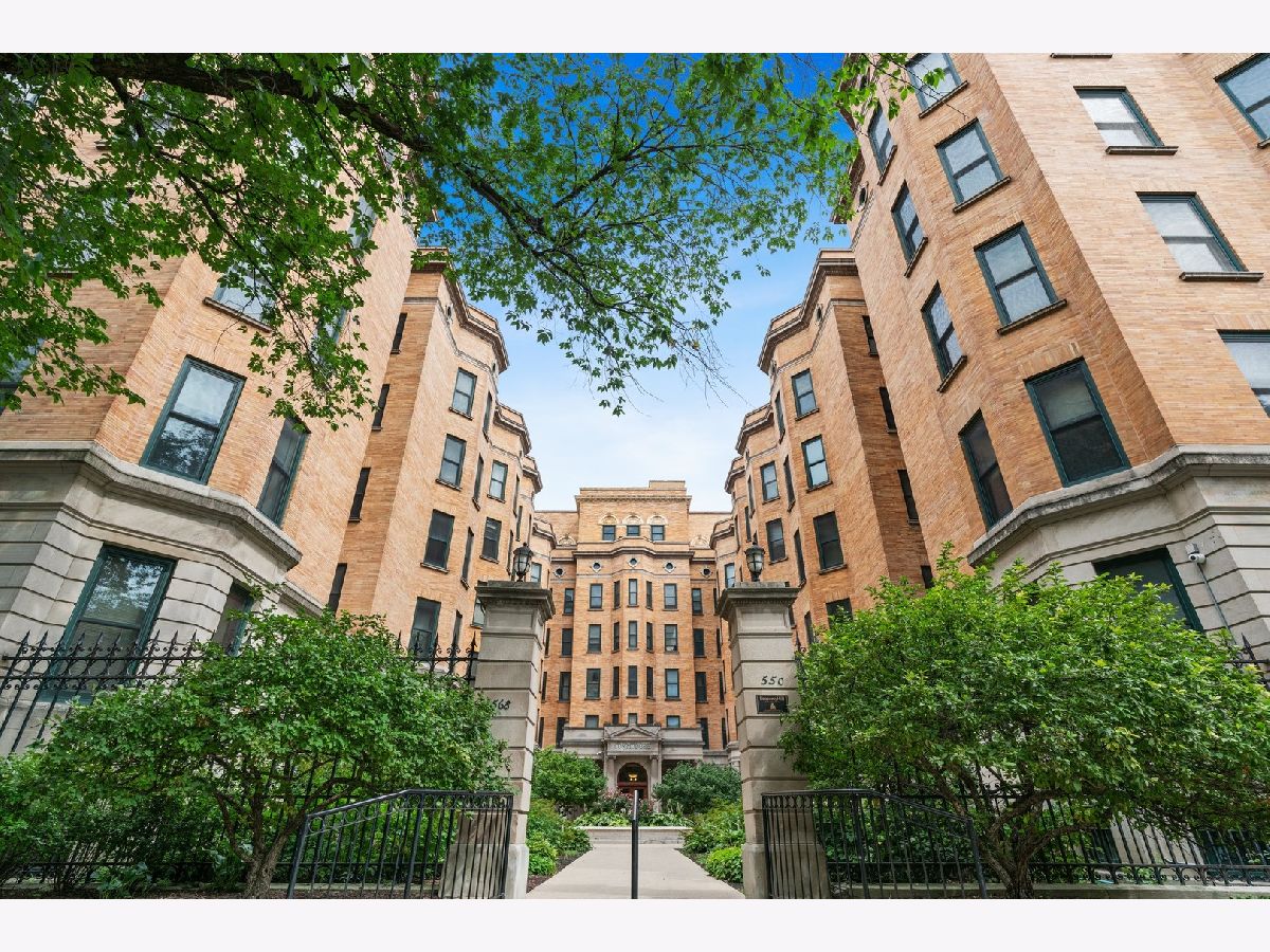 Condominiums Sold Commodore Chicago Illinois, 550 Surf
