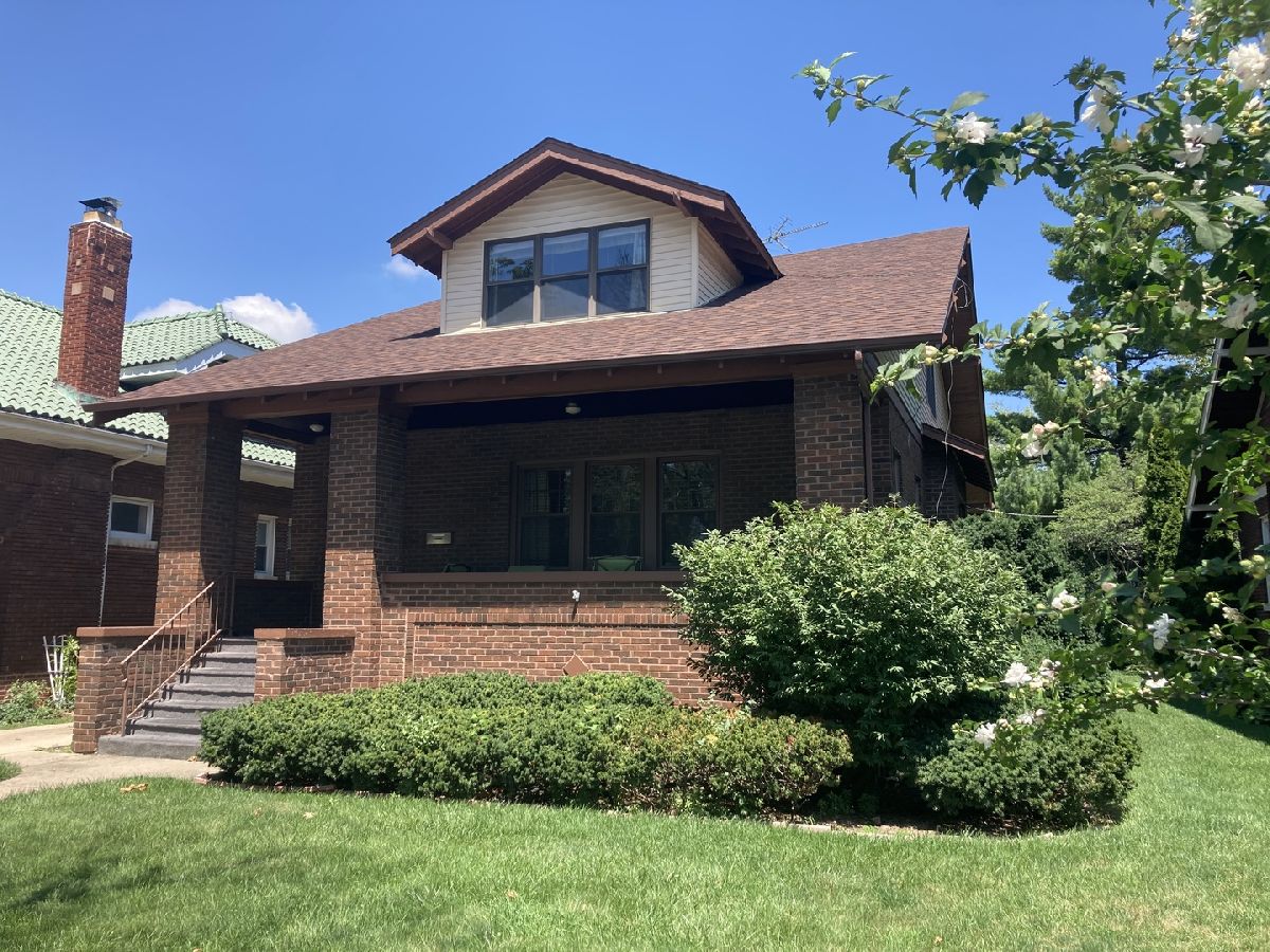 Homes & Condos & Townhomes Rented Silk Stocking Des Plaines Illinois, 1304 Prairie