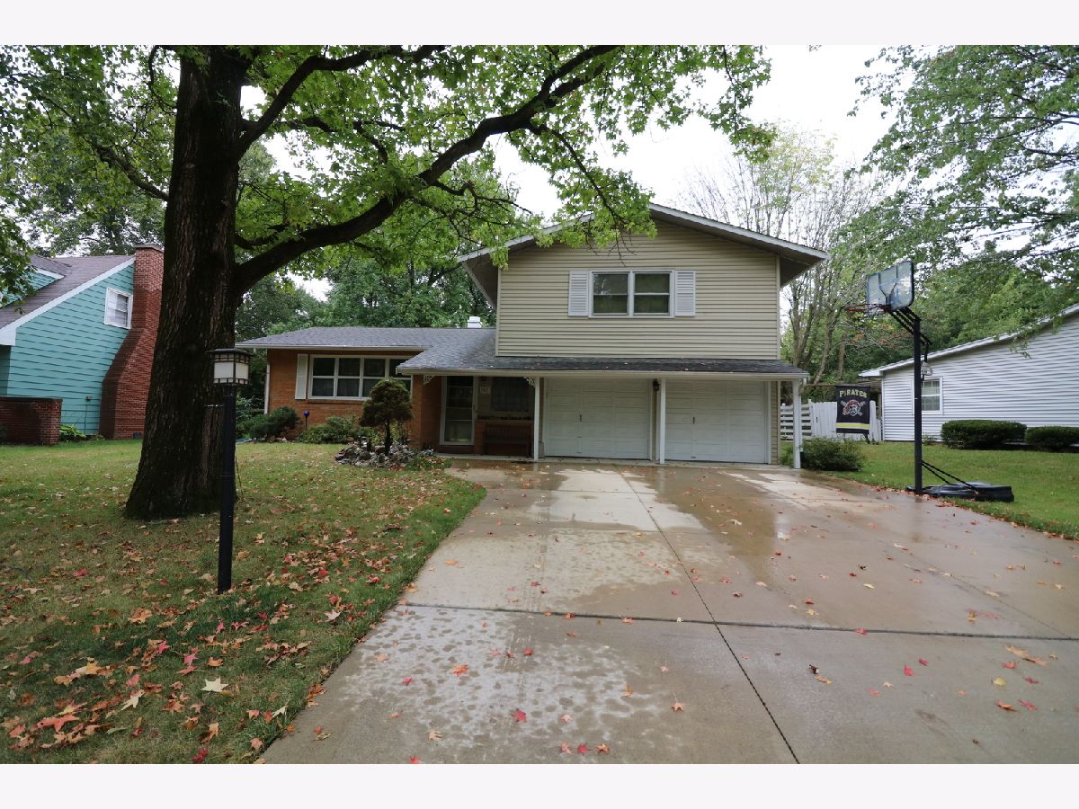 Homes & Condos & Townhomes Sold Hillcrest Clinton Illinois, 57 Hillcrest