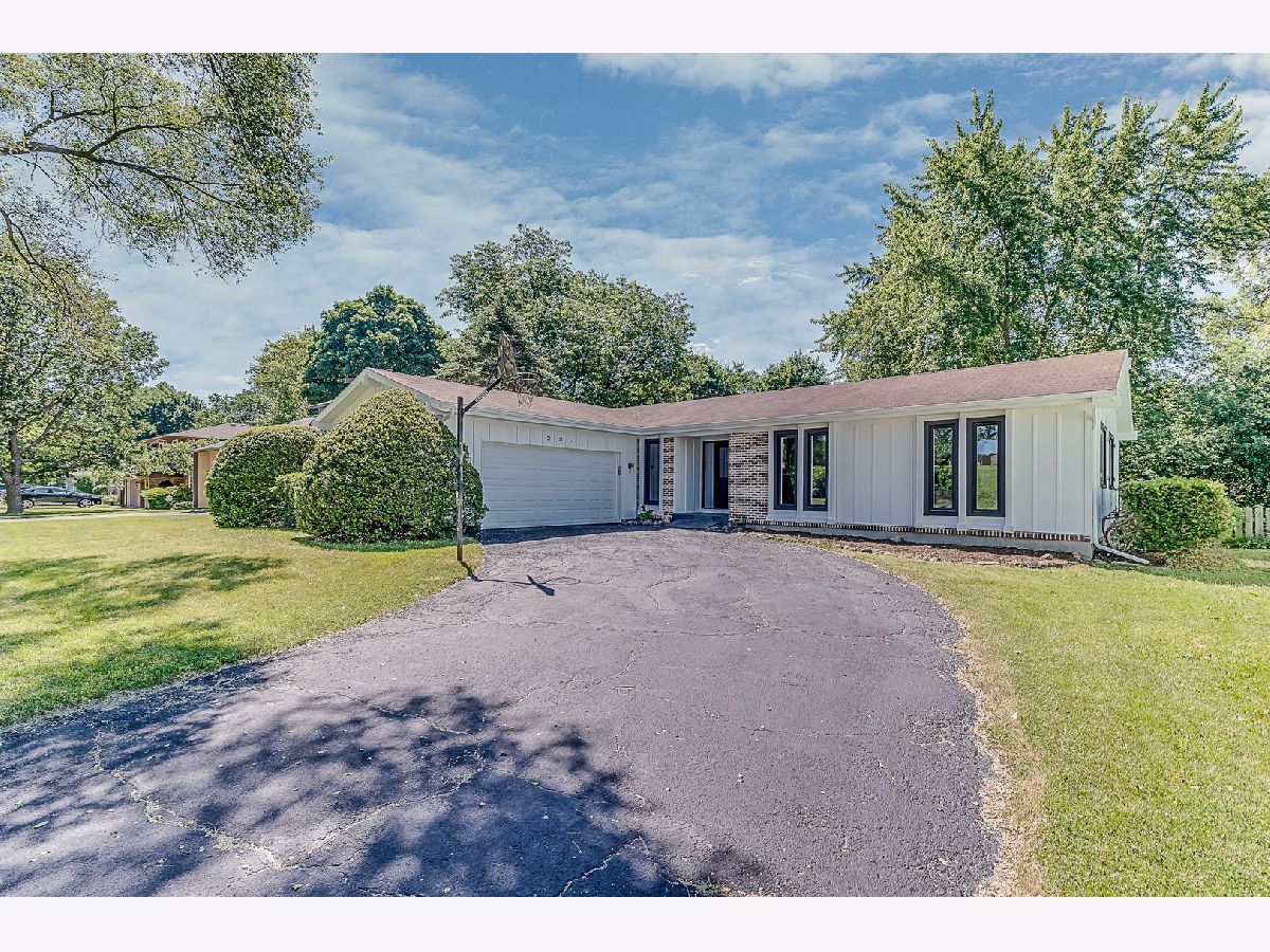 Homes Sold Oak Knoll Cary Illinois, 233 Sherwood