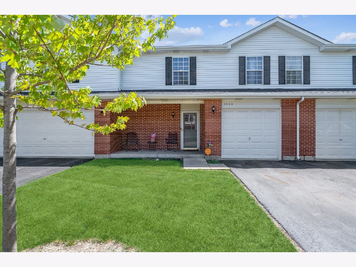 Townhomes Rented Emerald Pointe Zion Illinois, 1544 Anderson