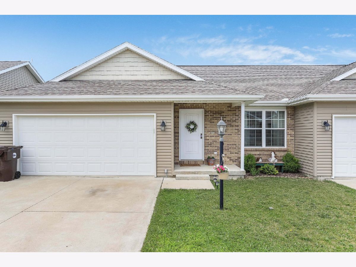Homes & Condos & Townhomes Sold Heritage Fisher Illinois, 103 Sunset