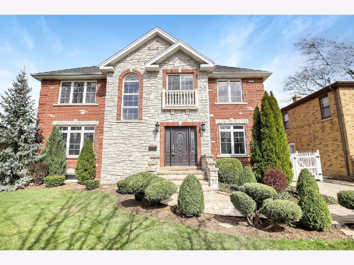 Homes Rented Grennan Heights Niles Illinois, 8105 Oconto