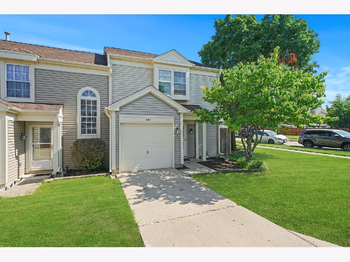 Townhomes Sold Liberty Square Hanover Park Illinois, 683 Fairhaven