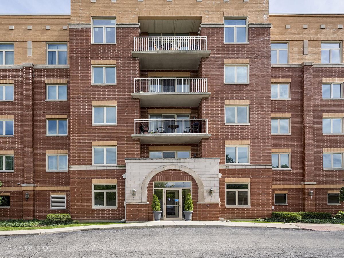 Condominiums Sold Oakview Estates Lombard Illinois, 500 Saint Charles