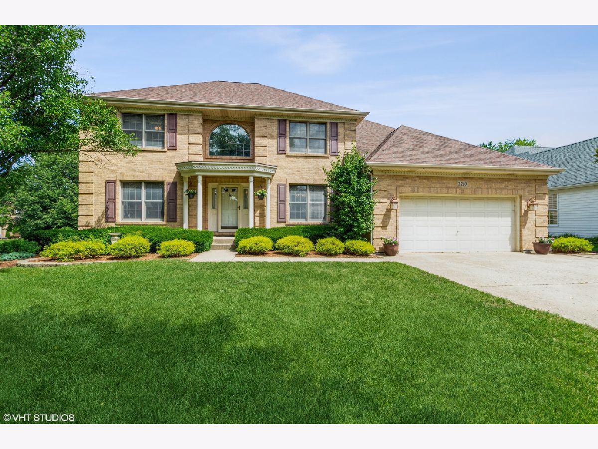 Homes Sold Glenmoor Algonquin Illinois, 2210 Periwinkle