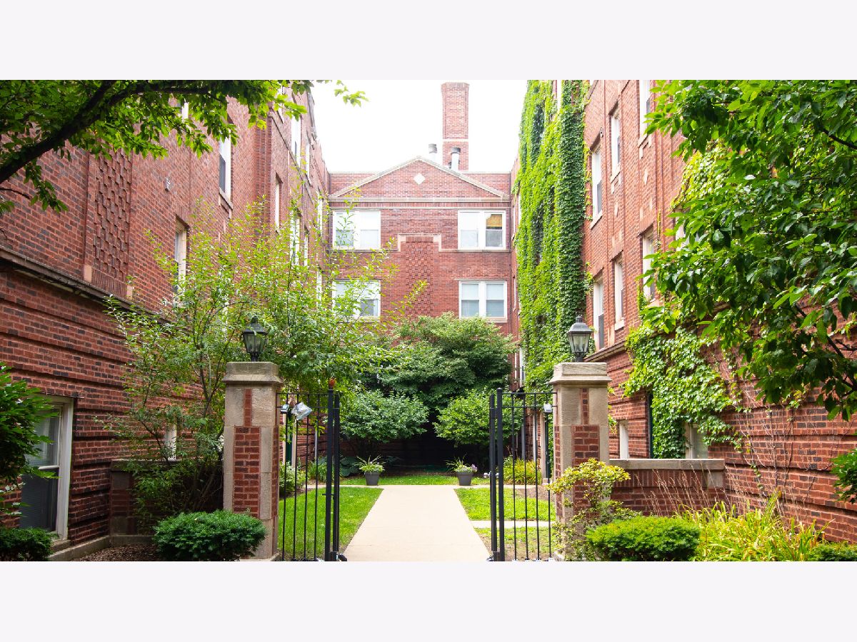 Condominiums Sold Janssen Court Chicago Illinois, 3456 Janssen