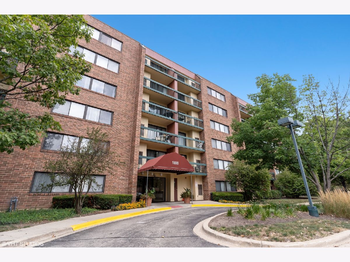 Condominiums Sold Huntington Grove Hoffman Estates Illinois, 1800 Huntington