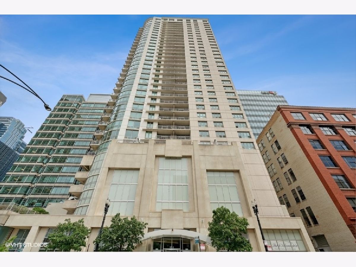 Condominiums Rented Park Alexandria Chicago Illinois, 125 Jefferson